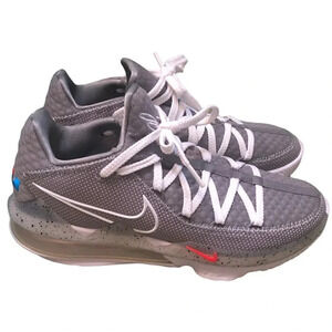NIKE LEBRON 17 LOW PARTICLE GRAY SNEAKERS